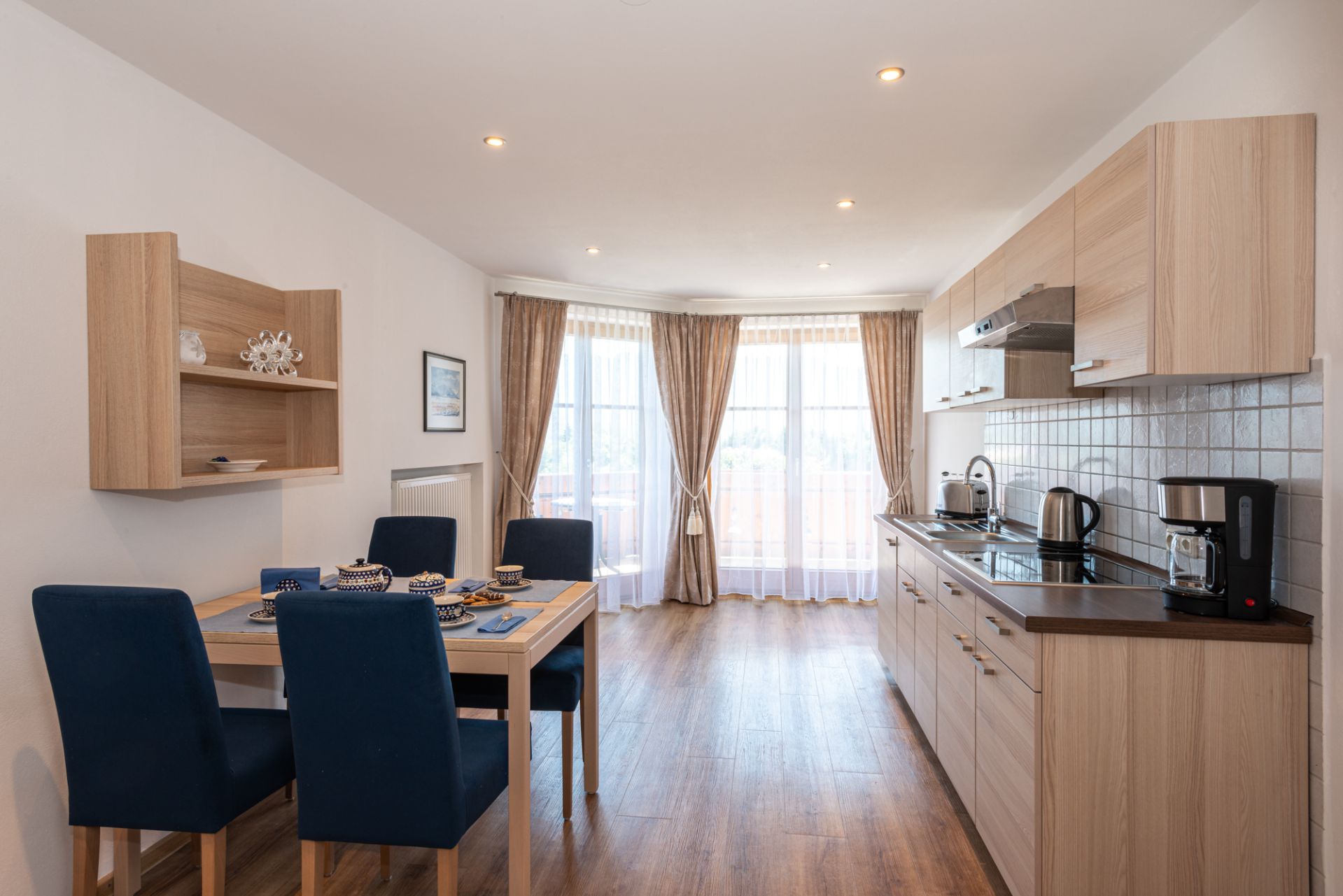 2 Zimmer Superior Apartment mit Südbalkon oder Südterrasse. Auf Wunsch mit Frühstück oder Bäcker Semmeldienst