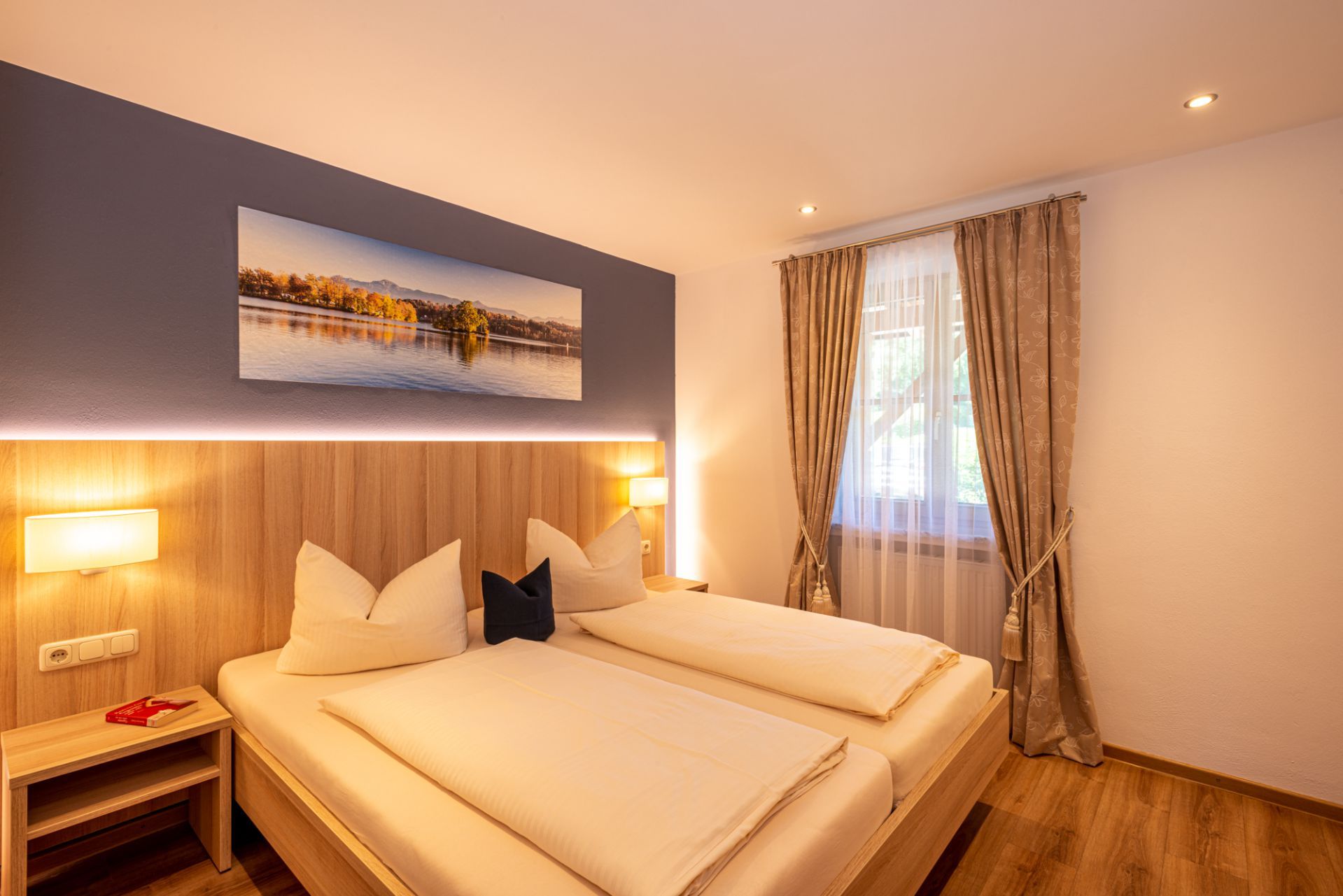 Schlafzimmer, 2 Zimmer Superior Apartment mit Frühstück, Balkon, Terrasse, mit Gebirgsblick, Garten, Parkplatz,