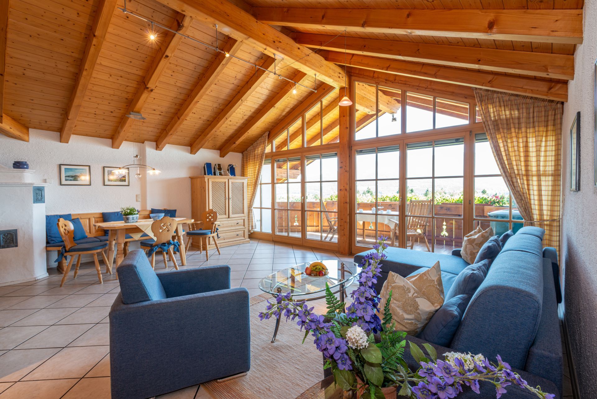Suite Alpenpanorama mit einzigartigen Ausblick auf die Zugspitze, Aparthotel Werdenfels Murnau am Staffelsee, 82418