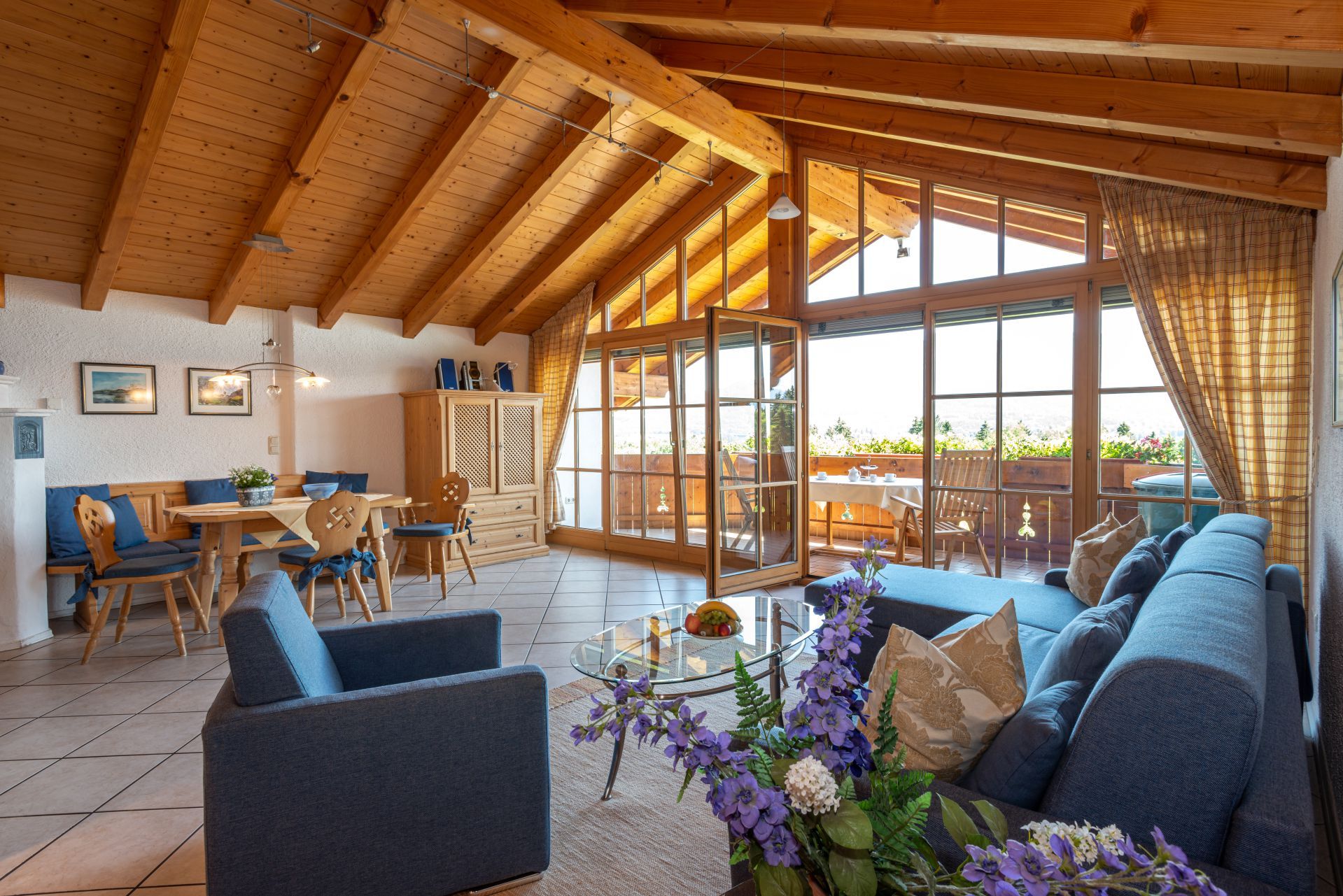 Zimmerkategorie Suite Alpenpanorama mit Balkon, Gebirgsblick, Frühstück, Parkplatz, Oberbayern, bayern, Oberbayern,