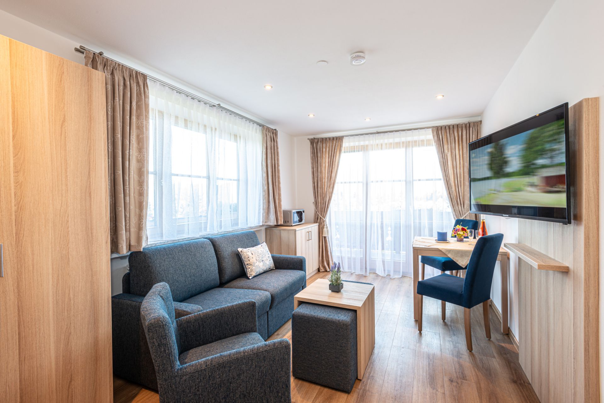 Komfort 2 Zimmer Superior Apartment mit Südbalkon / Südterrasse, gebirgsblick, modern, Neubau, Aparthotel Werdenfels