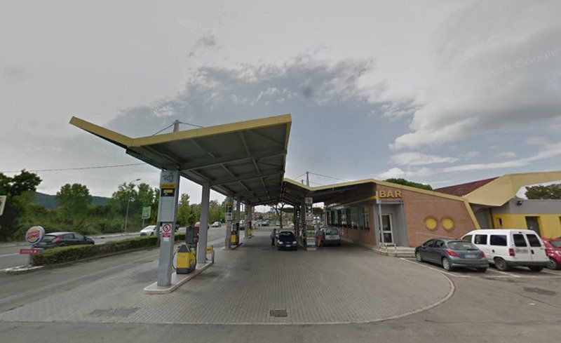 stazione di rifornimento carburante