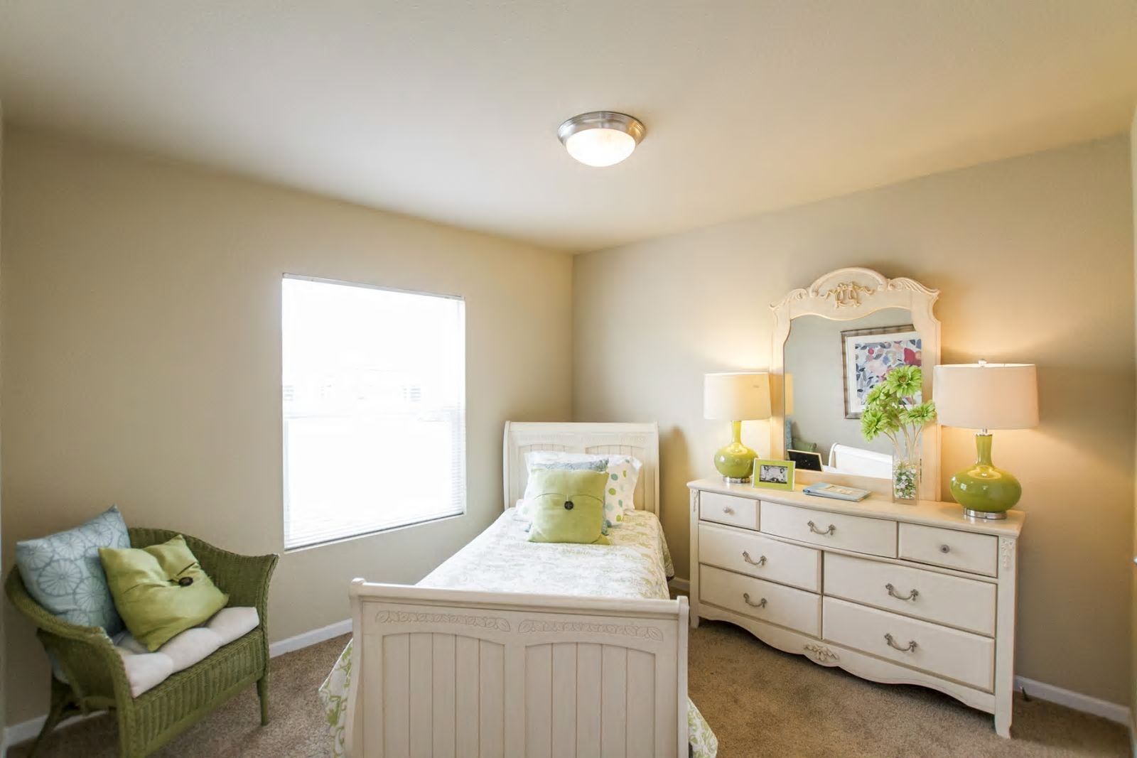Simple Interior Bedroom Design — Bakersfield, CA — Valley Manufactured Homes, Inc.