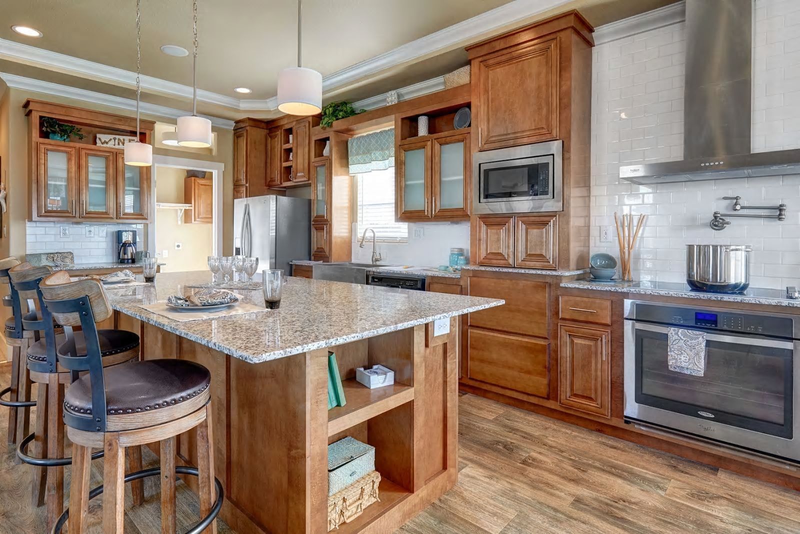 Beautiful Luxurious Kitchen — Bakersfield, CA — Valley Manufactured Homes, Inc.