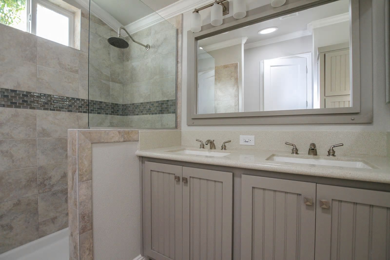 Newly Fixed Bathroom — Bakersfield, CA — Valley Manufactured Homes, Inc.