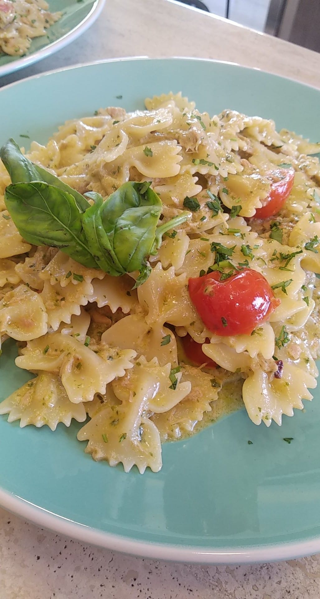 Farfalle con pomodorini e basilico