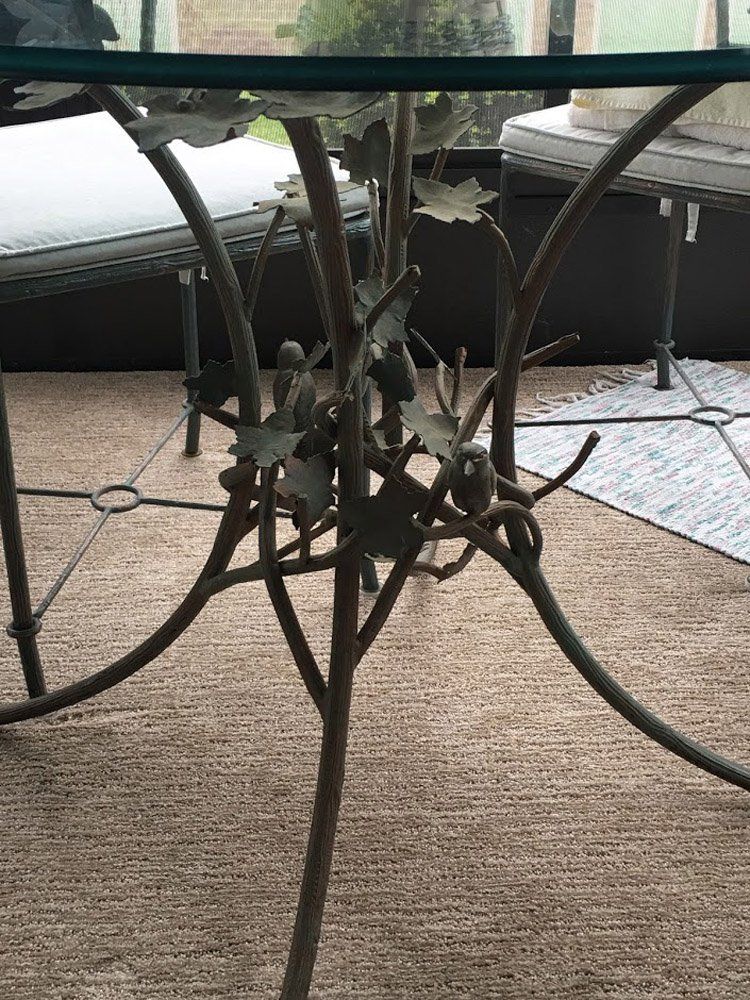 Metal support structure of table