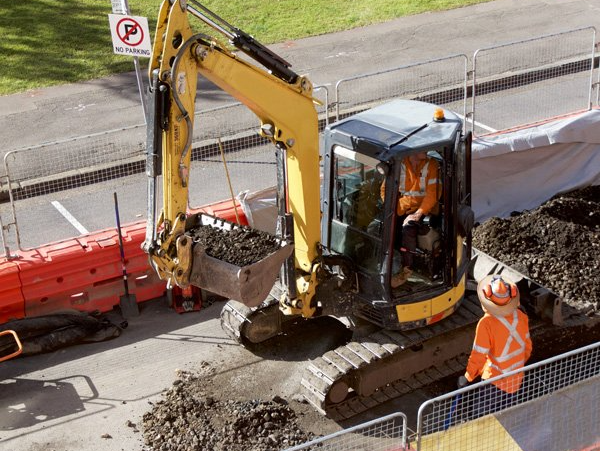 16-21 tonne tracked excavator