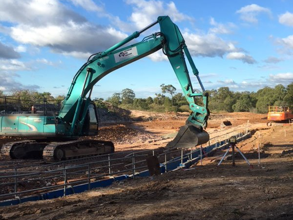 40+ tonne tracked excavator