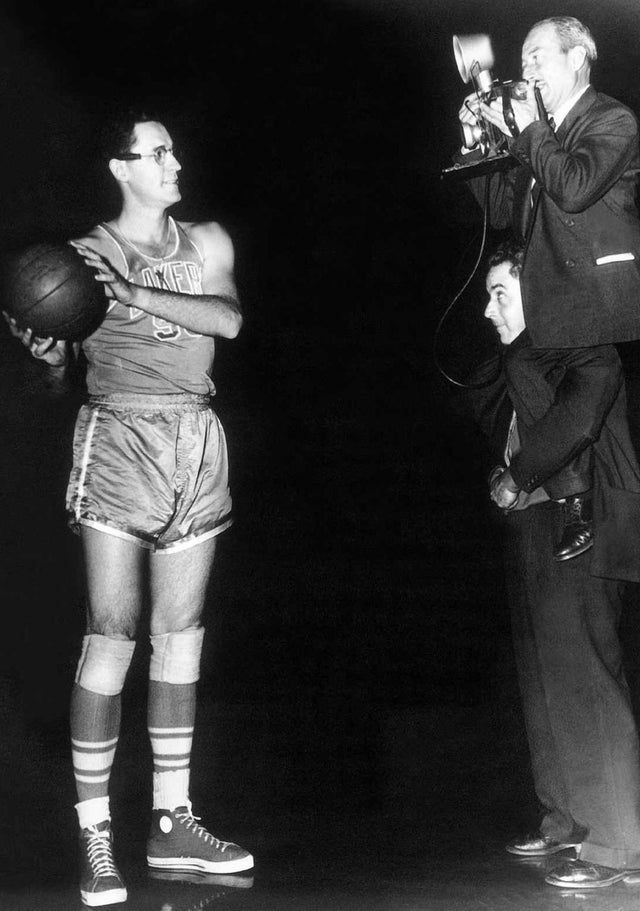 10 Amazing Facts About Basketball History