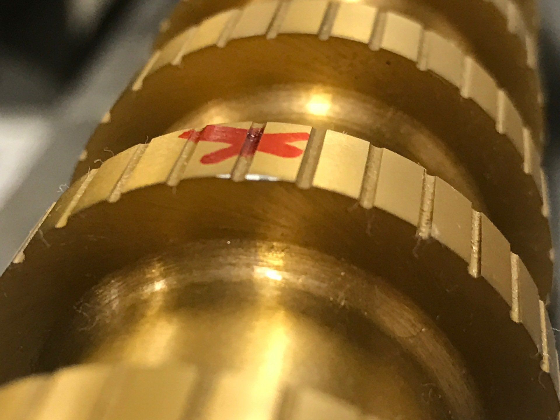 Broach tooth with damaged edge