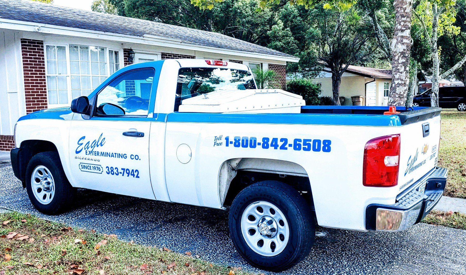 Exterminators Treating the Landscape — Tavares, FL — Eagle Exterminating Co