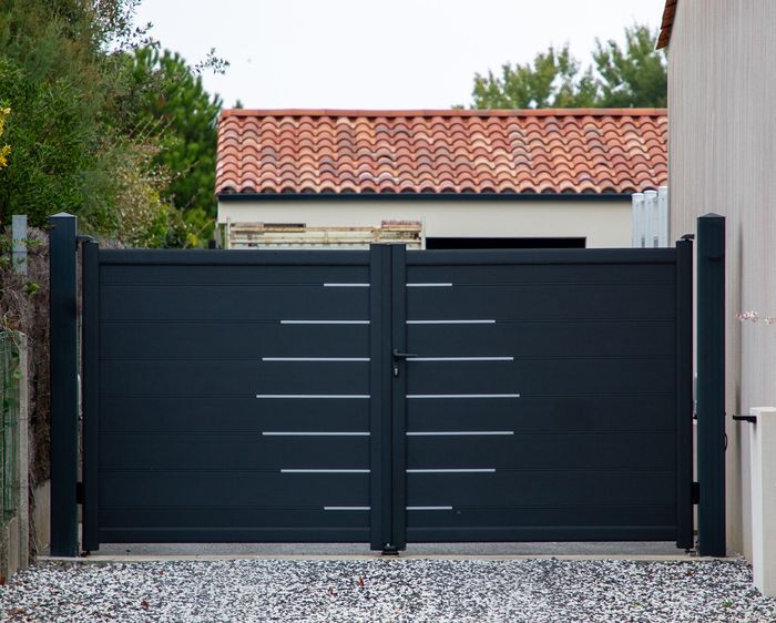 Driveway gate
