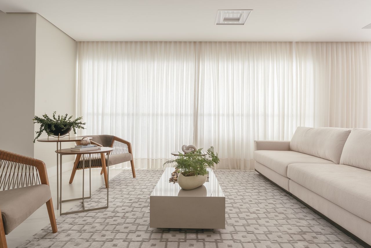 Cortina Voil para Sala Decorada