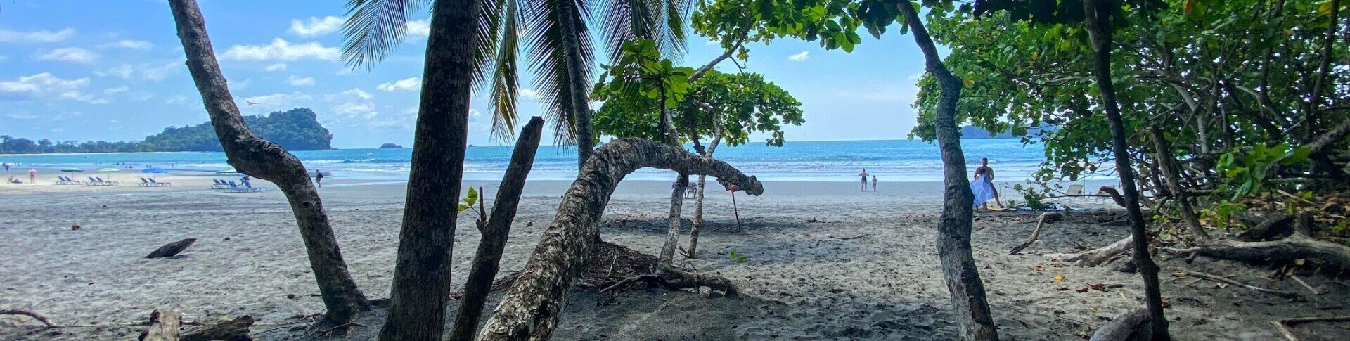 Manuel Antonio Beach a great place to eat in lunch in Manuel Antonio