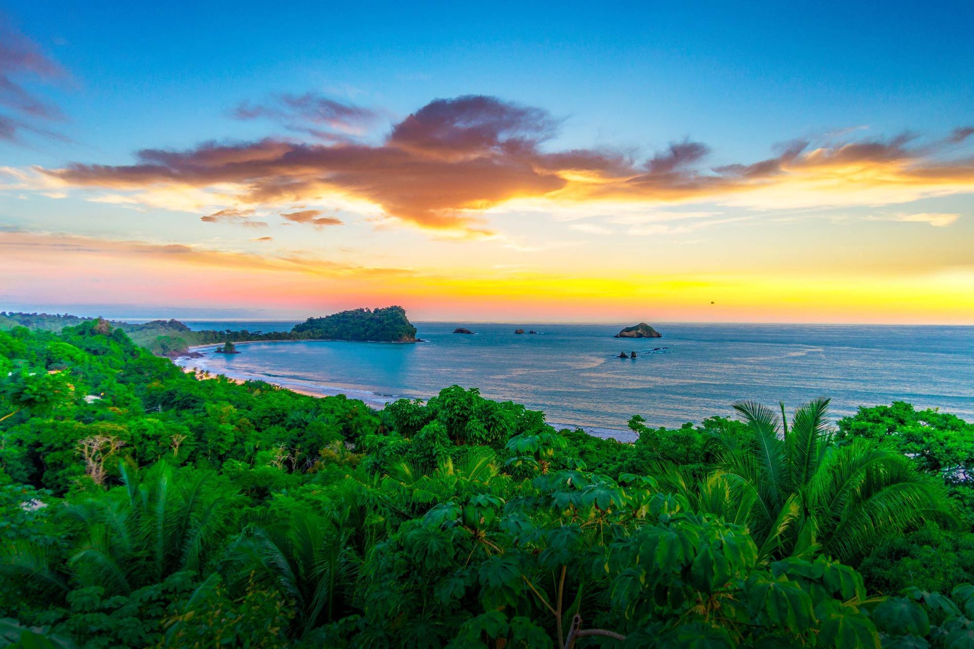  Opportunities for young adults to travel in Costa Rica
