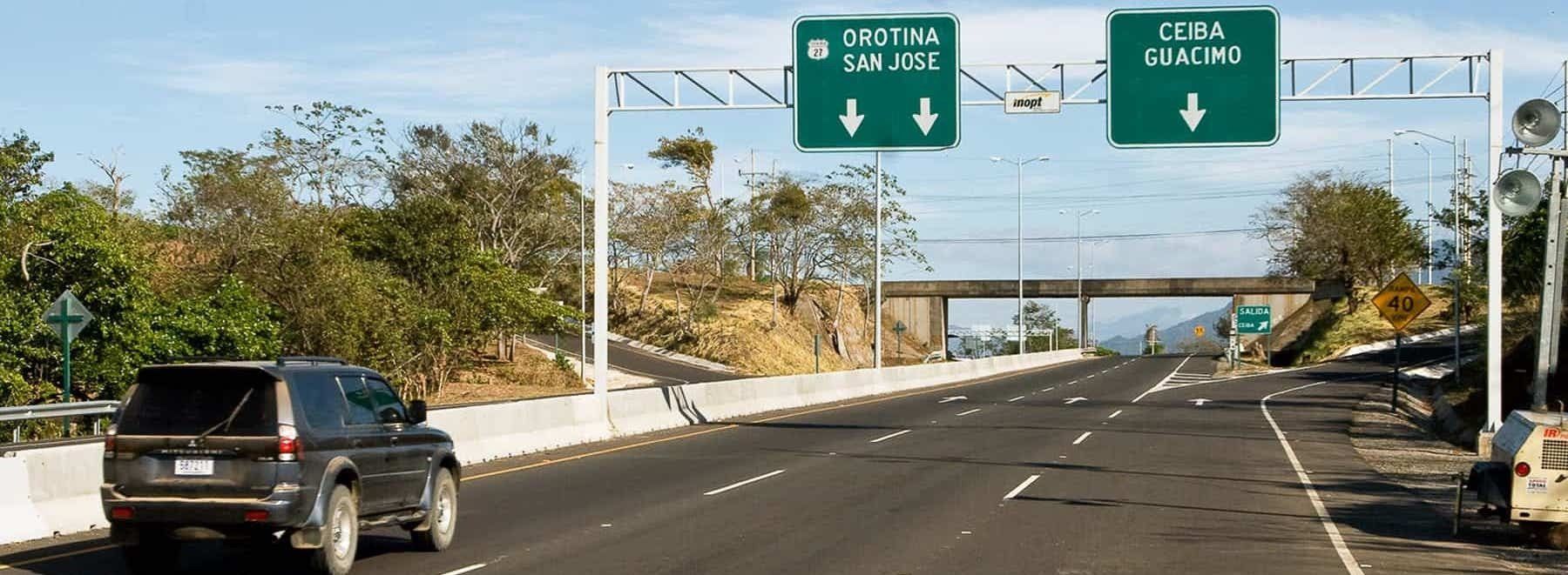 Highway between Montezuma and Manuel Antonio Quepos