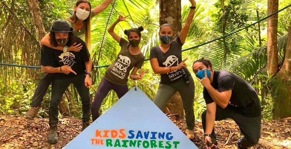volunteer opportunities Manuel Antonio  kids saving the rain  forest