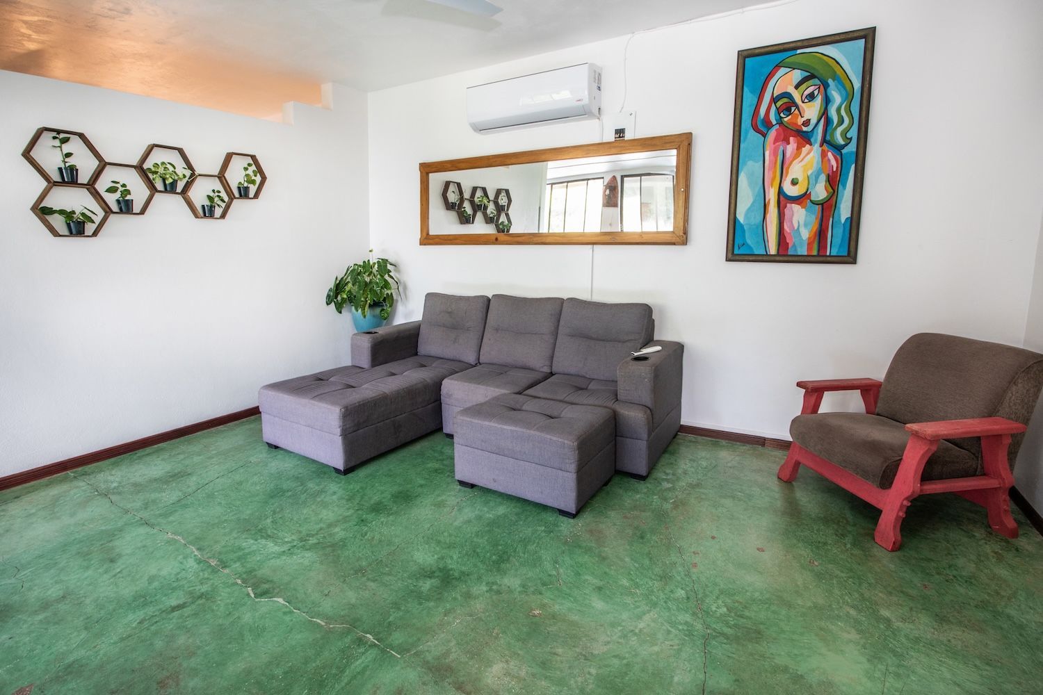Private apartment that sleeps five with air conditioning at Villas Jacquelina