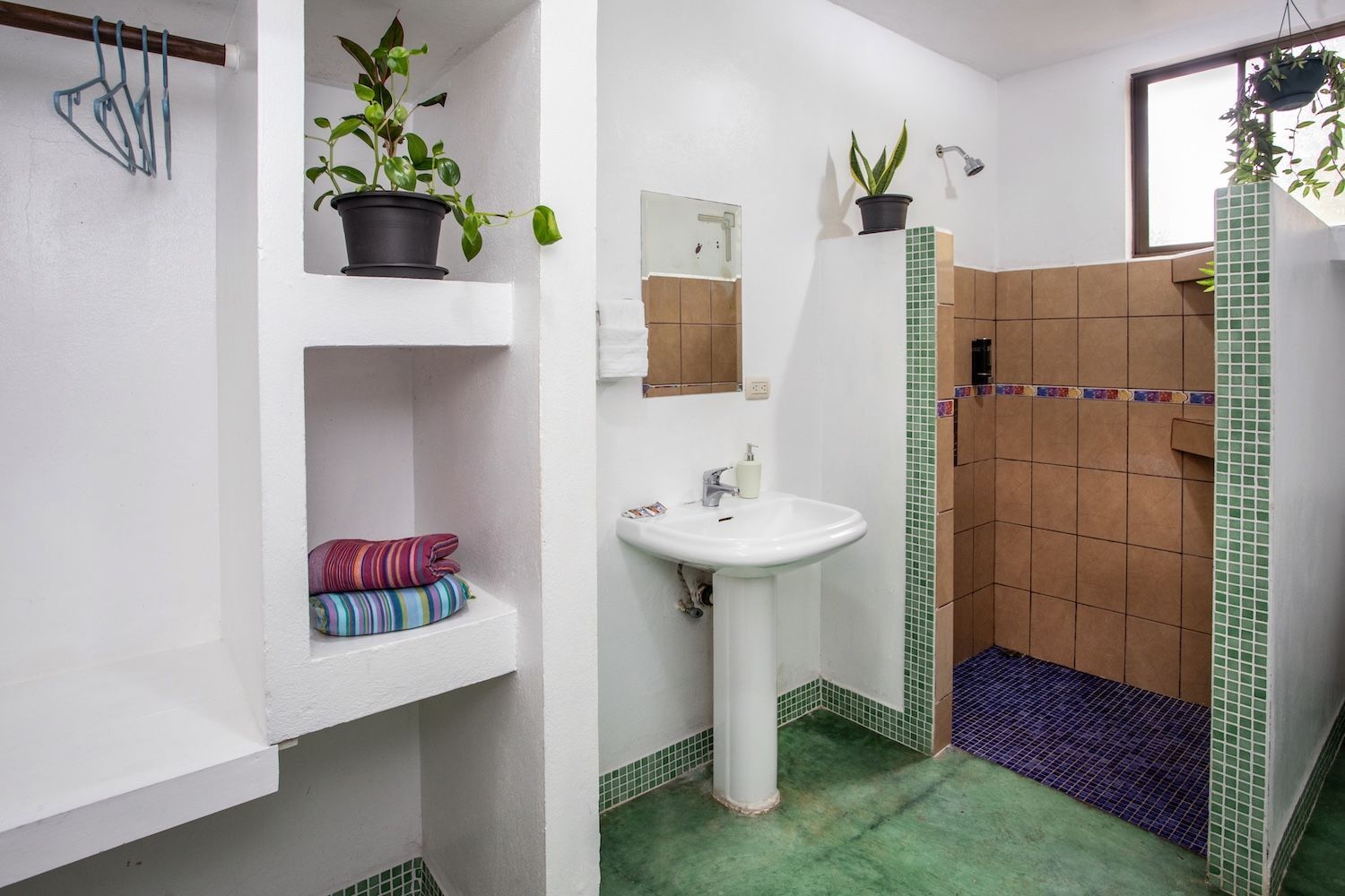 Private deluxe room with private bath and air conditioning 