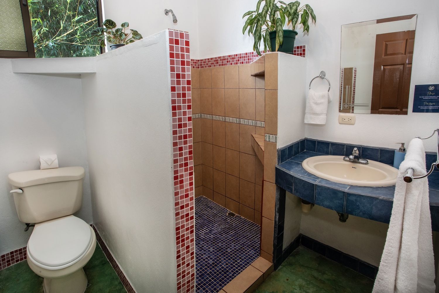 private standard room, shared bathroom