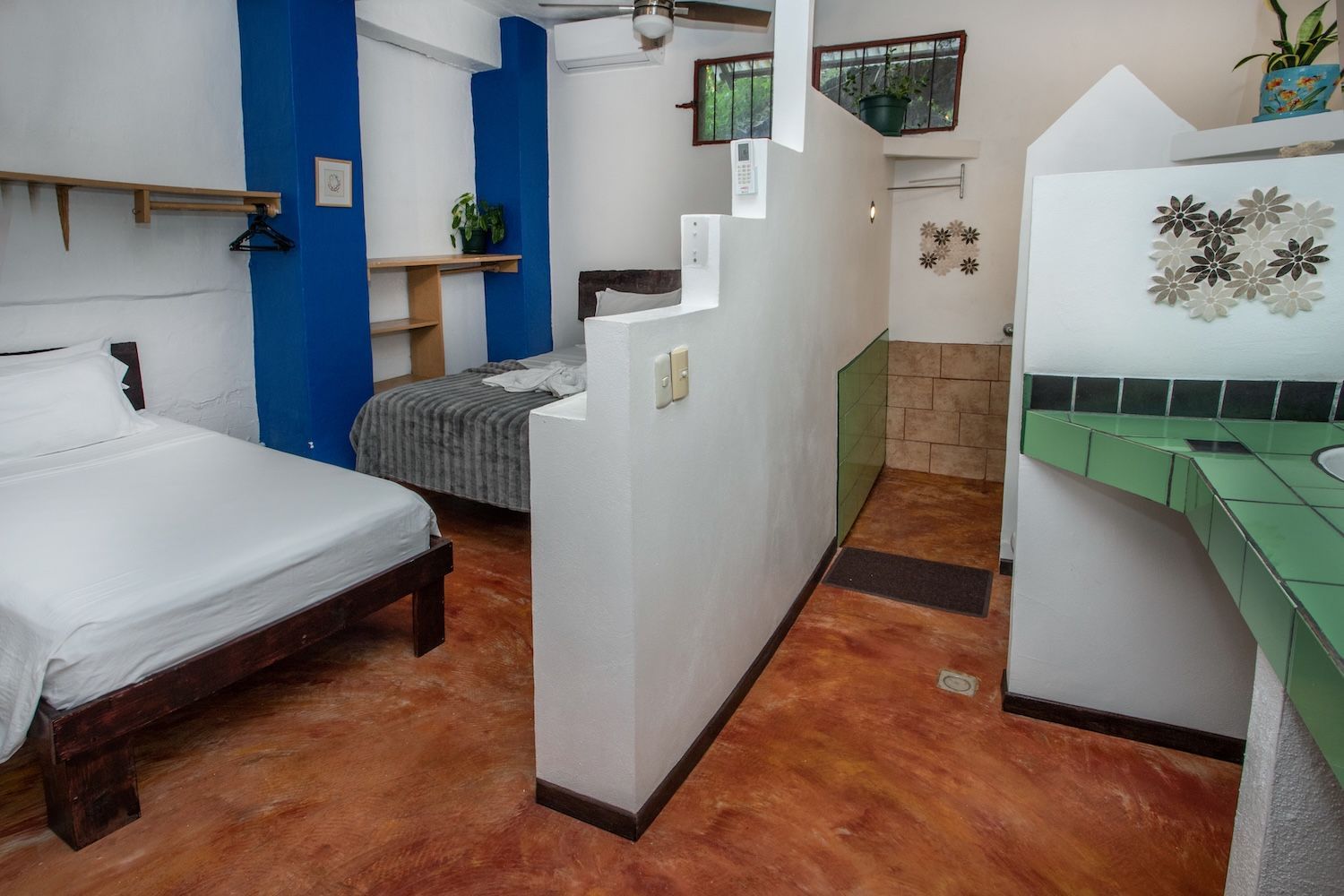 private apartment for 3 with private bathroom and air conditioning 