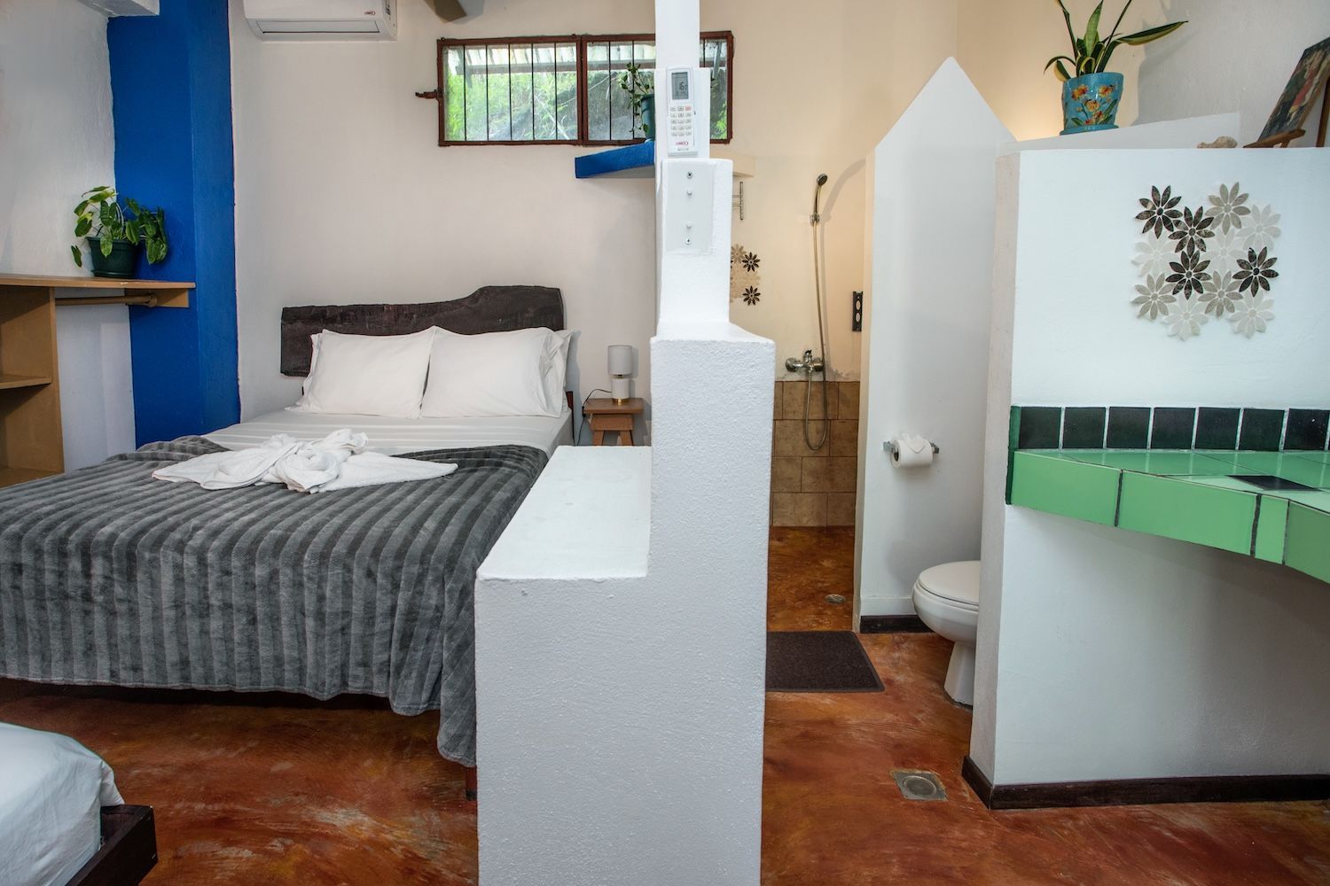 private apartment for 3 with private bathroom and air conditioning 
