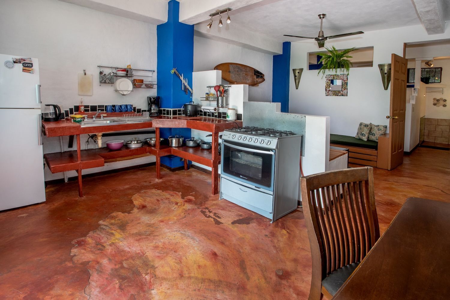 private apartment for 3 with private bathroom and air conditioning 