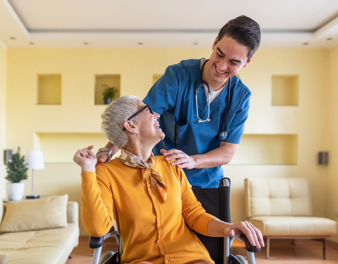 Nurse Caring for A Senior Woman – La Quinta, CA – C'e Bella Home Care