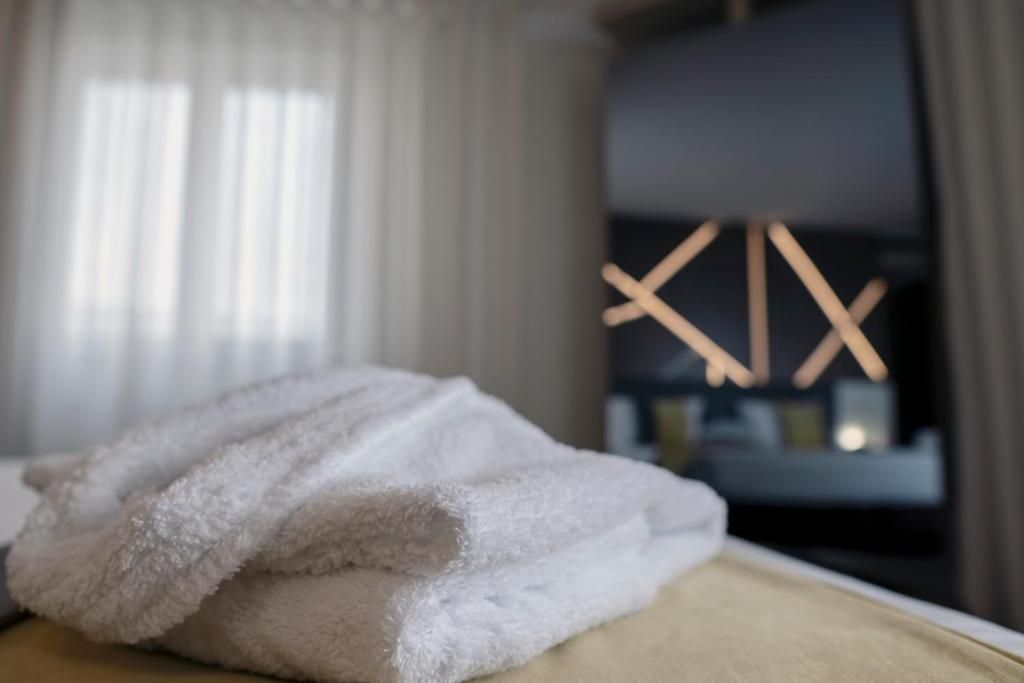 THE 1 · JUNIOR SUITE