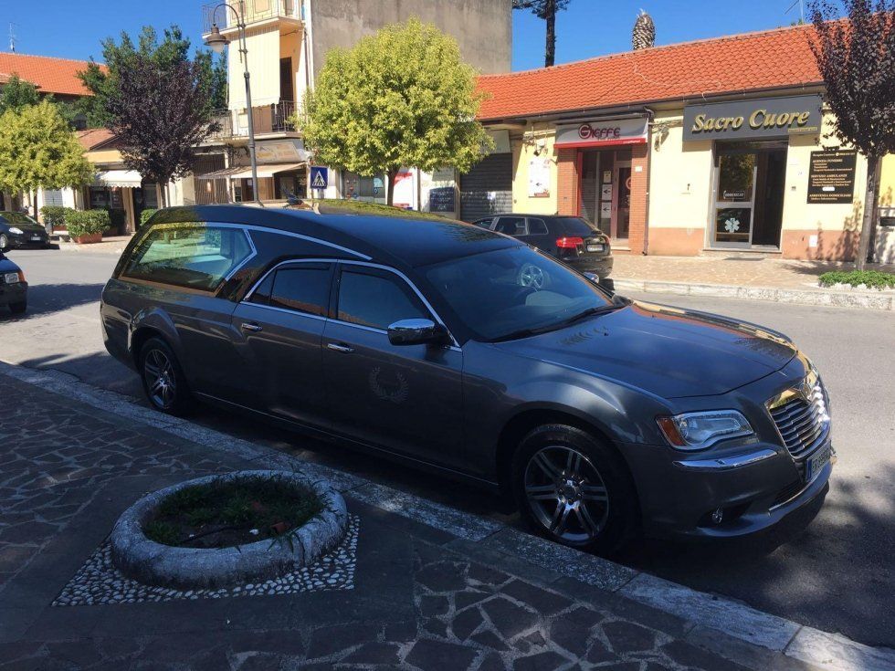 autofunebre dell'agenzia