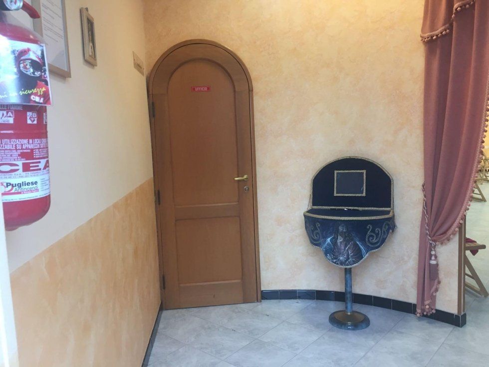 entrata della casa funeraria