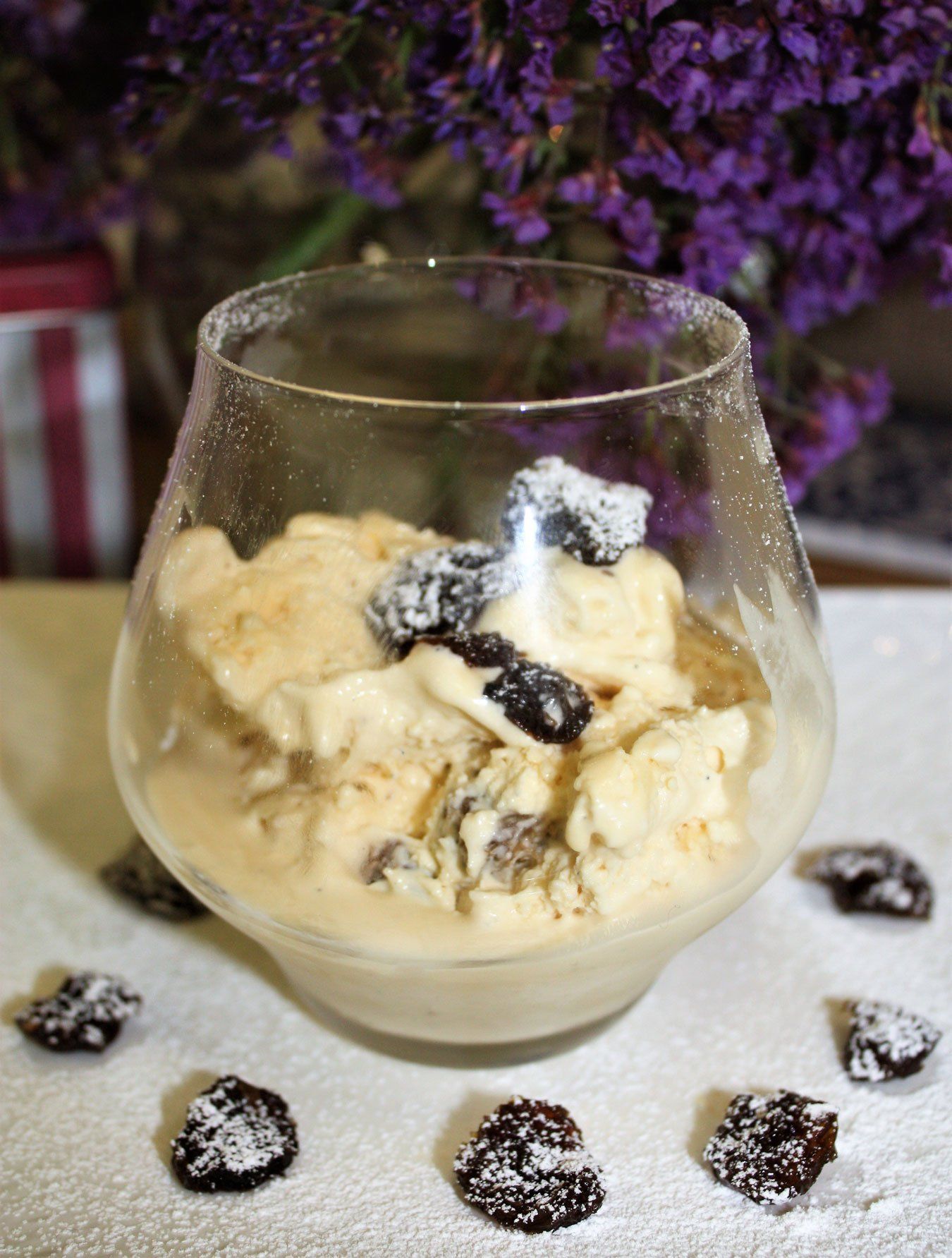 rum with raisin and ice cream