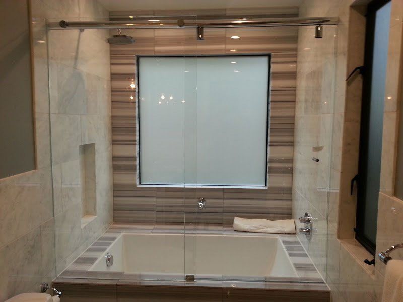 Bathtub with Glass Wall — El Sobrante, CA — Wadsworth Glass Inc.