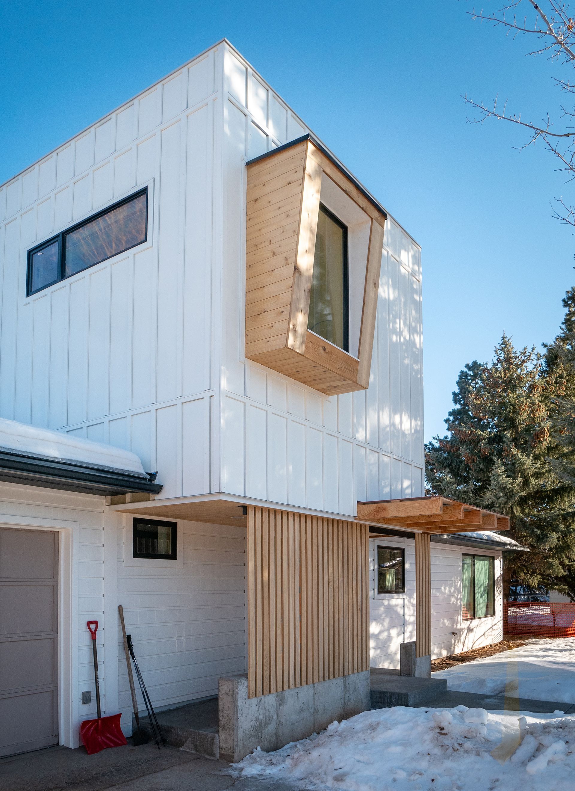 cabin exterior materials