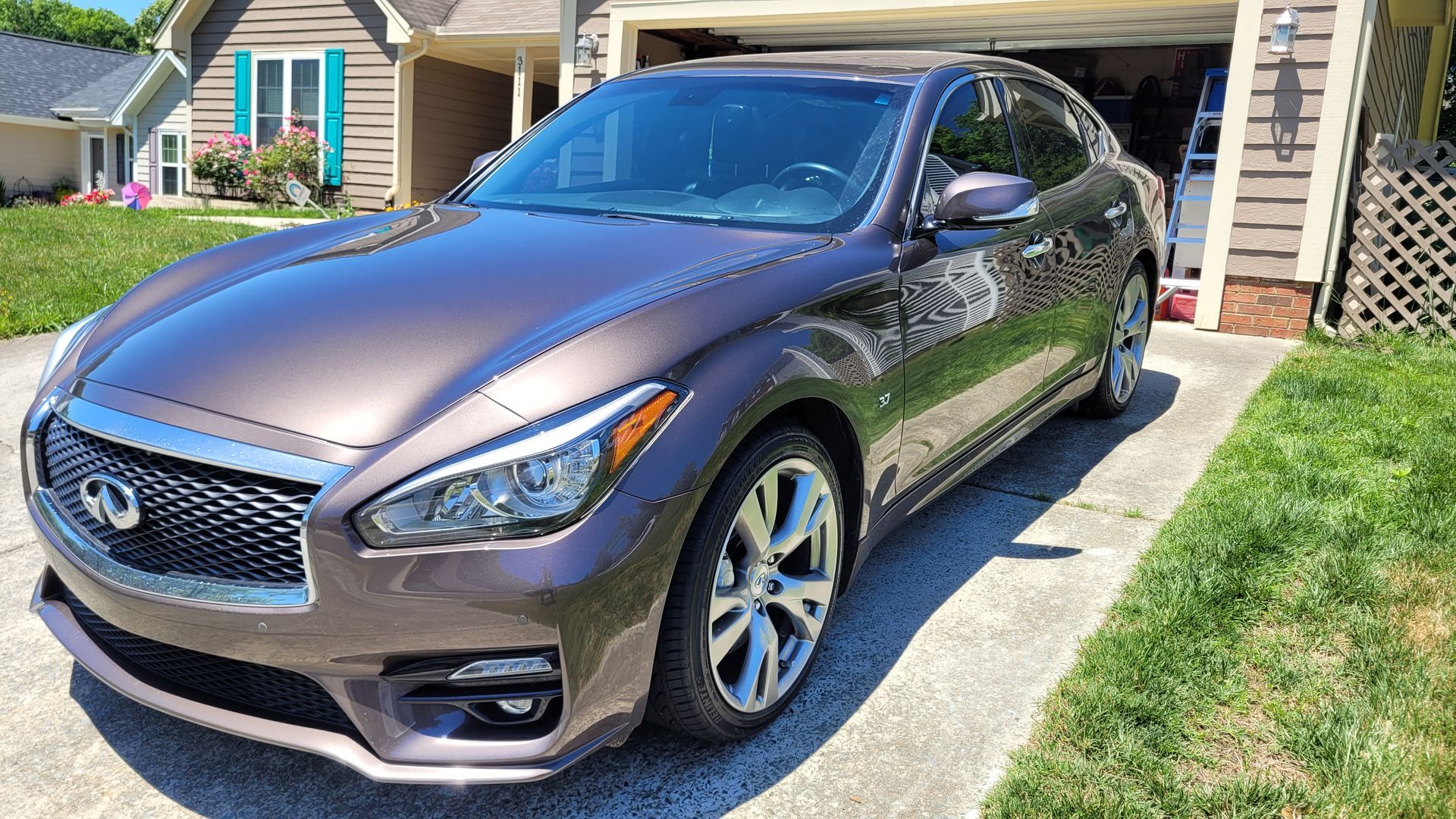 Infiniti windshield replacement in Charlotte, NC