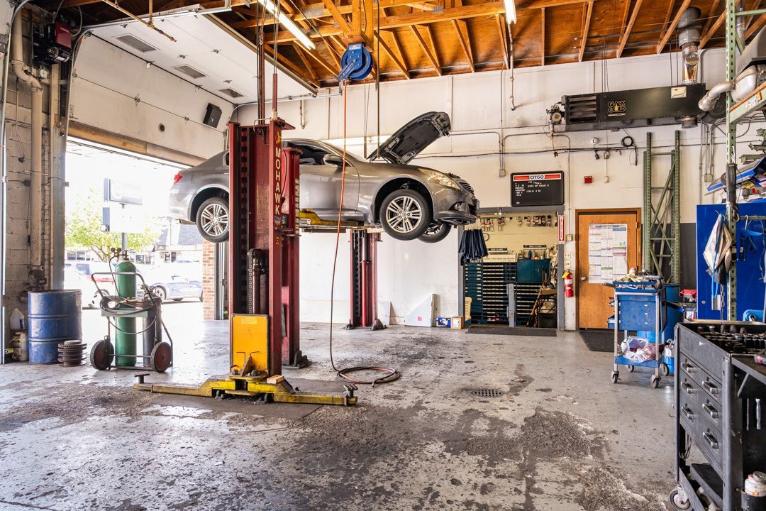 Service worked at Hi-Tech Auto Specialists in IL