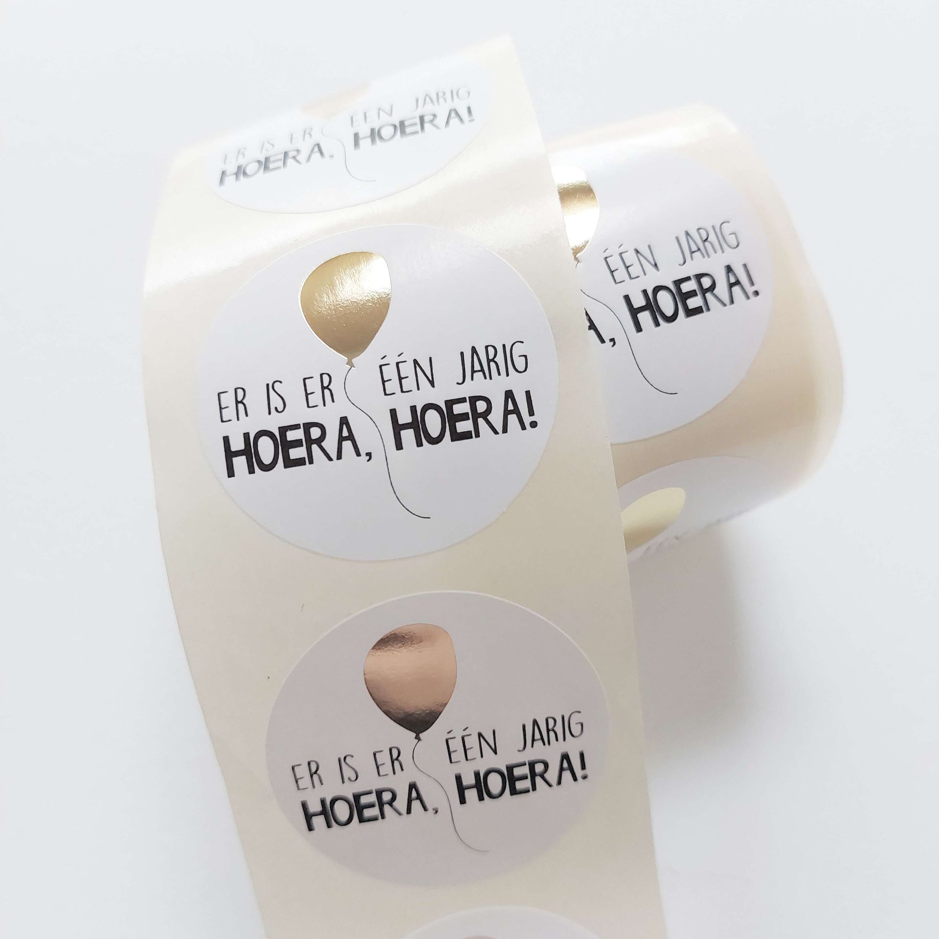 Sticker | Er is er een jarig | 5 stuks