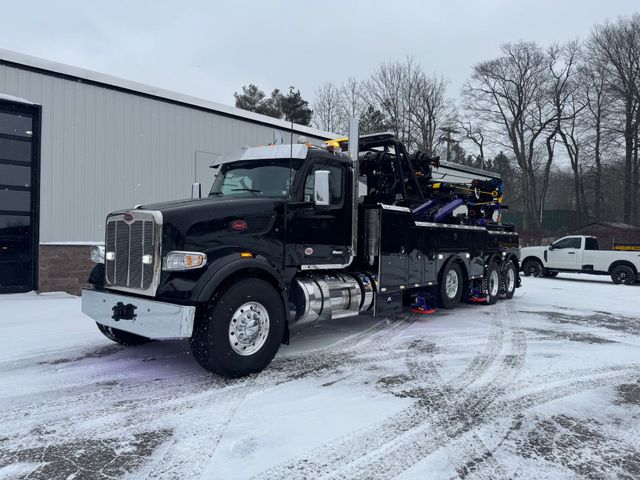 Heavy wrecker towing for commercial trucks and semis in Northwest Ohio - VJ's Towing & Rescue