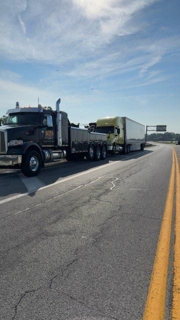 Semi truck and trailer towing in Lucas and Wood County Ohio - VJ's Towing & Rescue