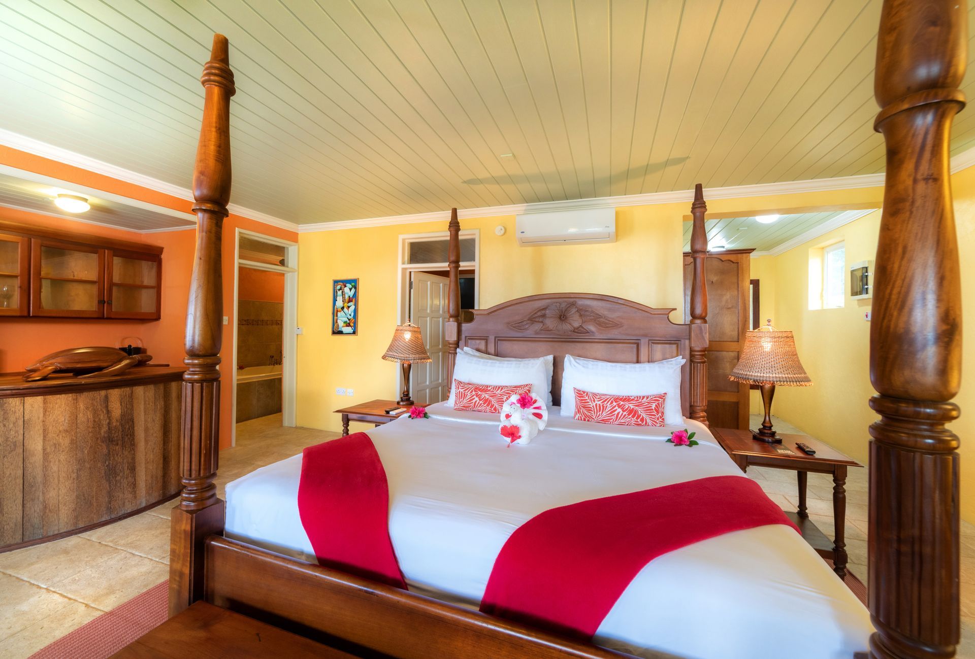 Celebrate your honeymoon experience in our luxurious Rosalie Bay Eco Resort & Spa
