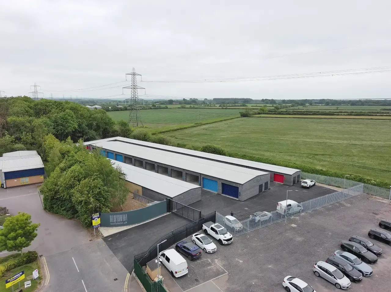 Lincoln self storage photo 6