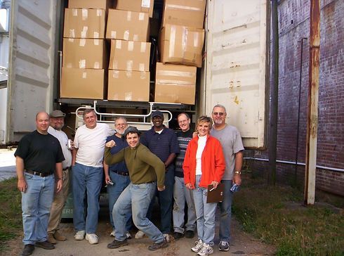 people Volunteering 13