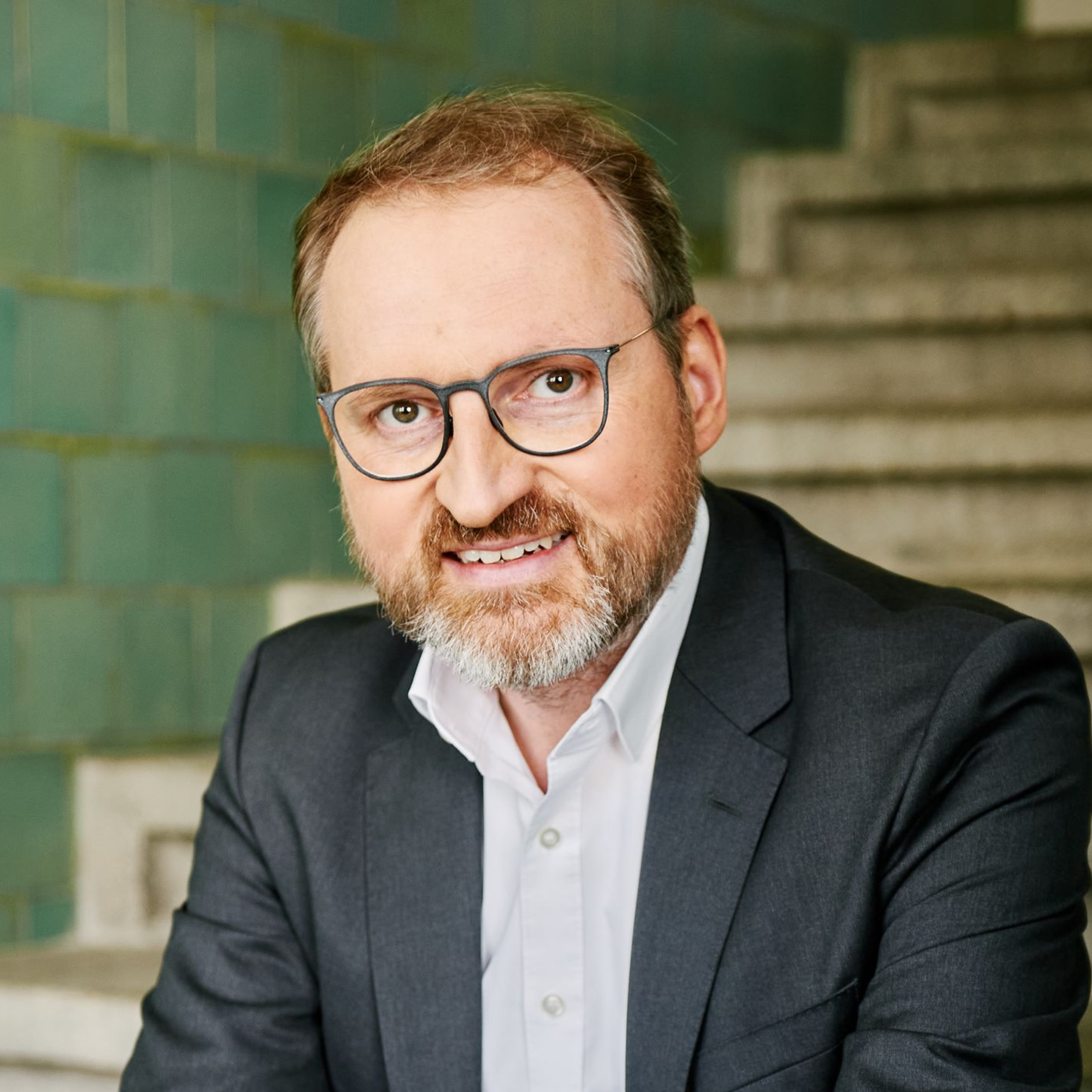 Dr. Christian Salder