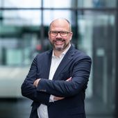 Dr. Thomas Schneider