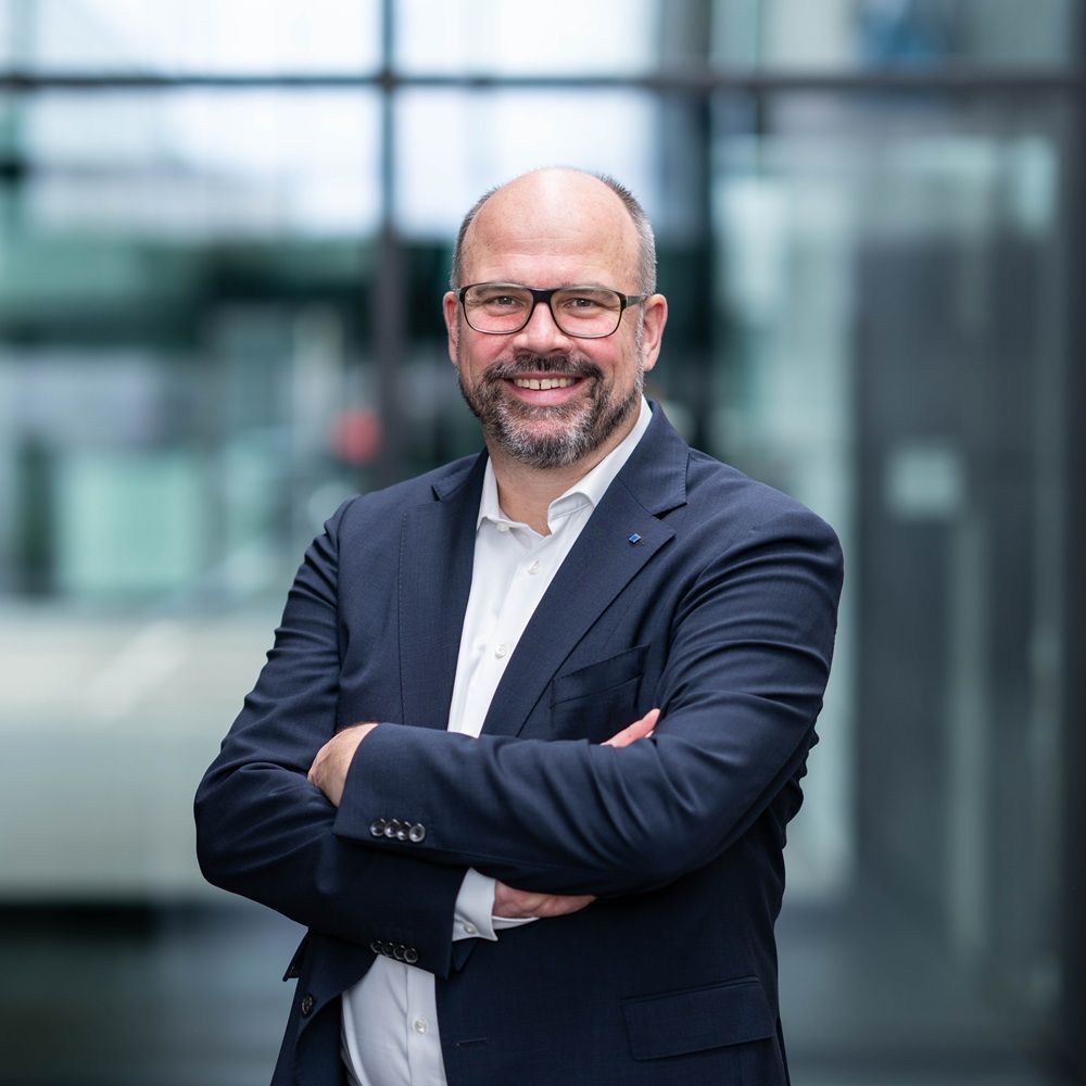 Dr. Thomas Schneider