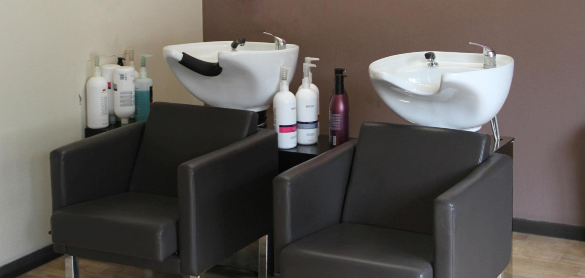 Hair washing station