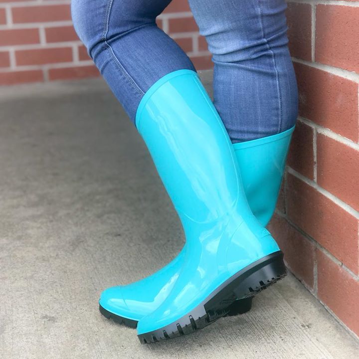 New Shoe Store Plus Photos