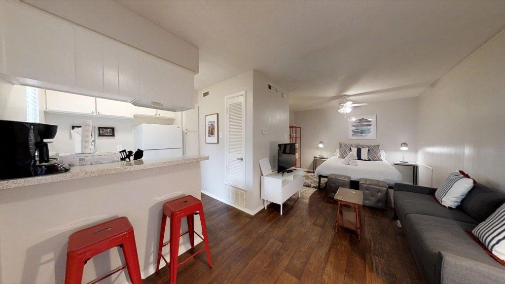 Lemon Tree Apartments Property Details