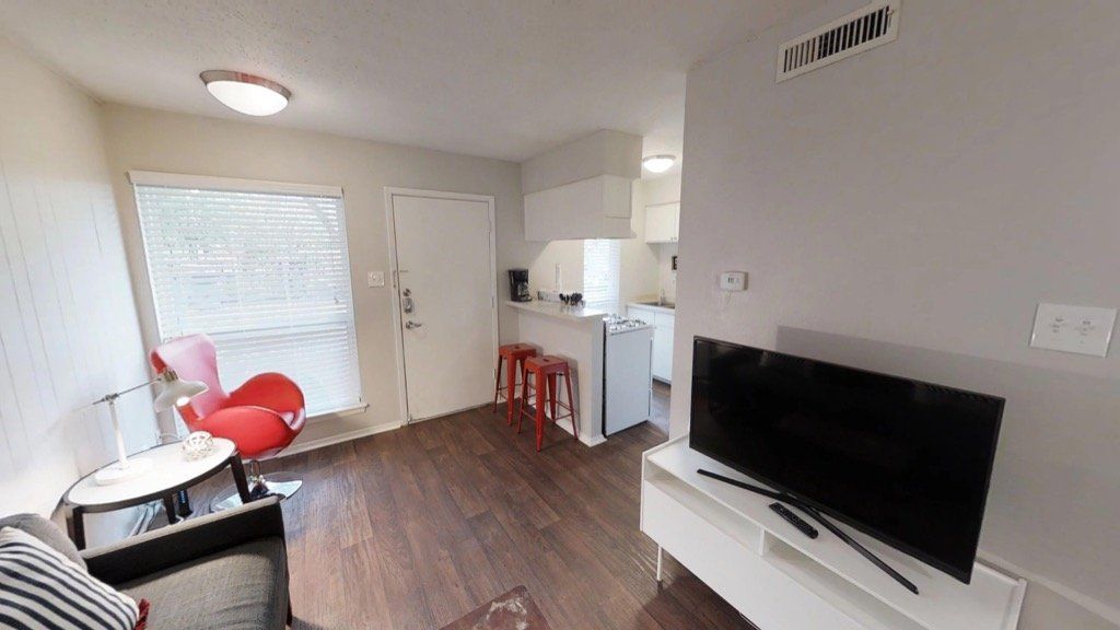 Lemon Tree Apartments Property Details